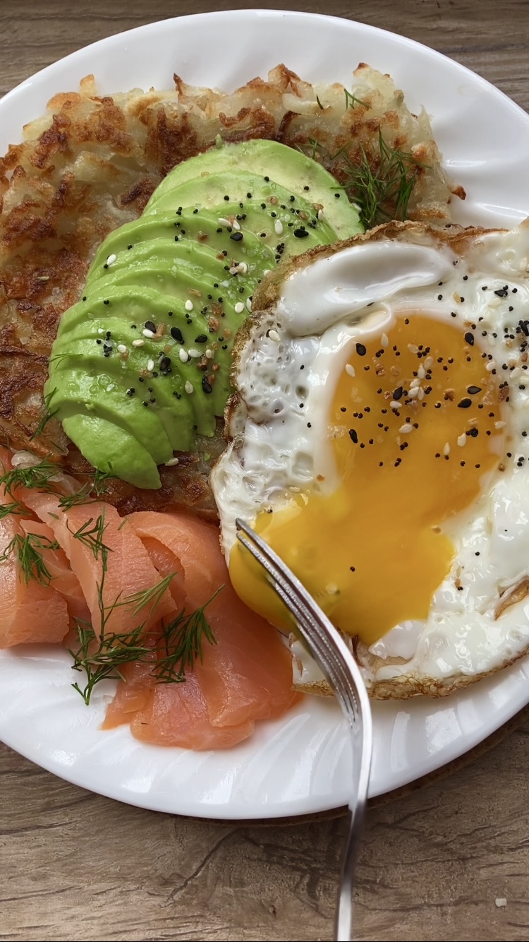 Hashbrowns with Smoked Salmon, Avocado, and Sunny Side Up&nbsp;Egg